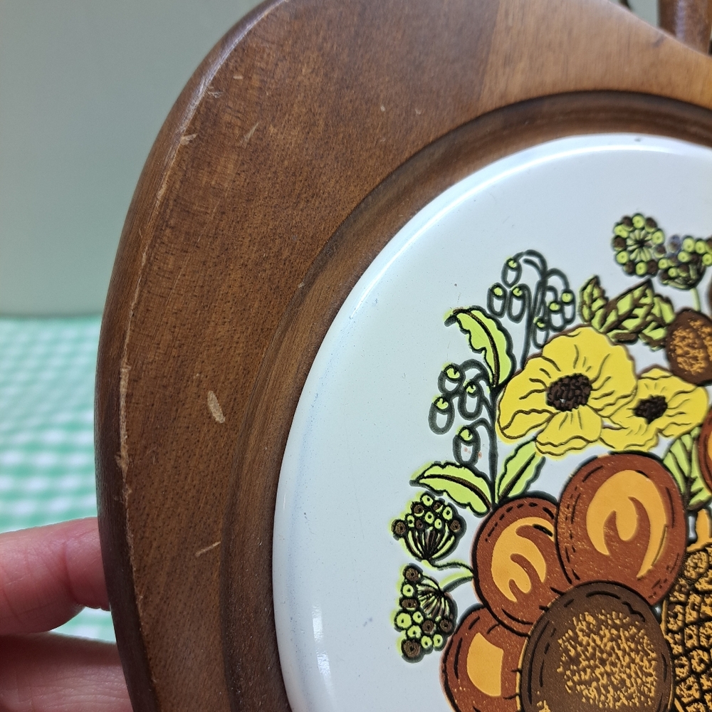 Vintage 1970s Wooden & Tile Apple Shaped Trivet Orange Brown Yellow Florals - Picture 4 of 5